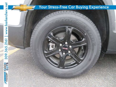 Used 2023 GMC Acadia AT4 w/ Preferred Package image 10