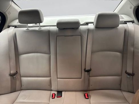 Used 2011 BMW 535i xDrive Sedan image 19