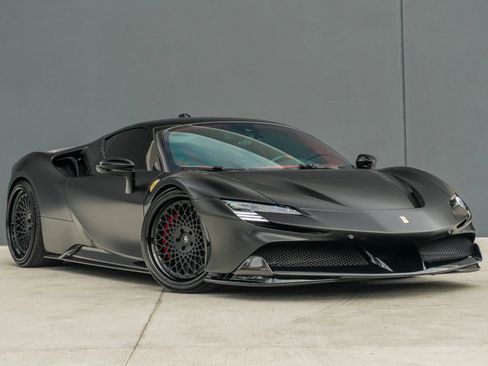Used 2022 Ferrari SF90 Stradale Stradale Coupe 2D image 5