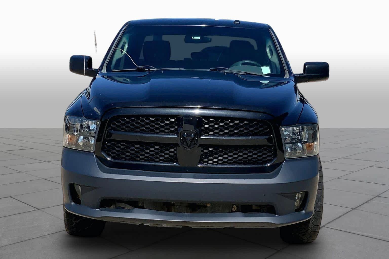 Used 2015 RAM 1500 Express RWD image 3