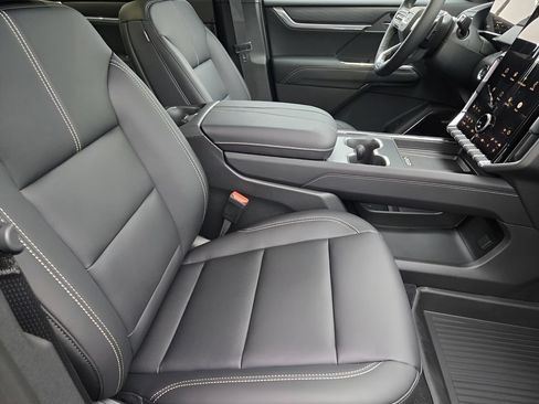 New 2026 GMC Acadia Elevation w/ Elevation Premium Package FWD image 9
