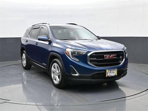 Used 2020 GMC Terrain SLE w/ Driver Convenience Package image 3