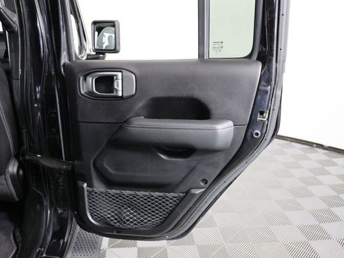 Used 2019 Jeep Wrangler Unlimited Sahara AWD/4WD image 21