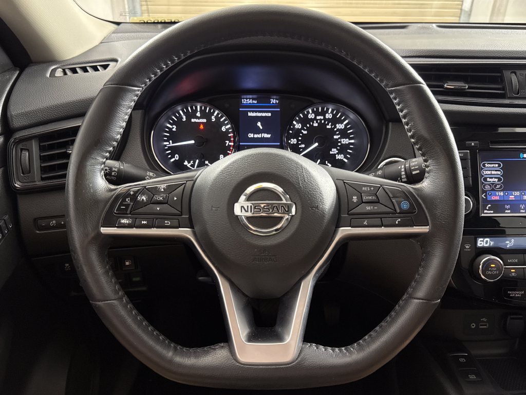 Used 2019 Nissan Rogue SV w/ Premium Package FWD image 14