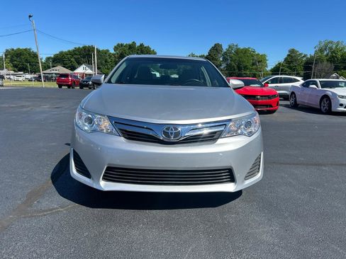 Used 2014 Toyota Camry LE FWD image 2