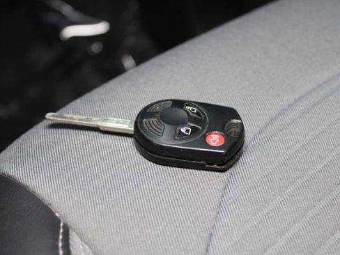 Used 2018 Ford Escape SE w/ SE Sport Appearance Package image 14