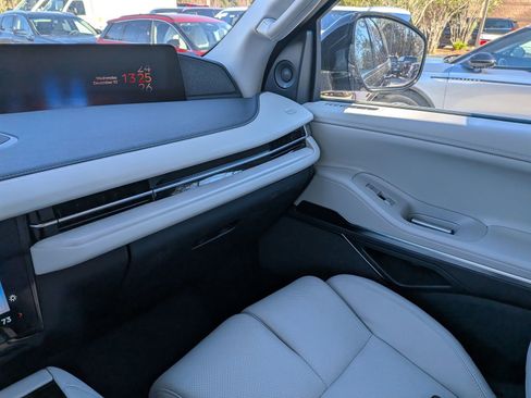 Certified 2025 Lincoln Navigator Reserve image 20