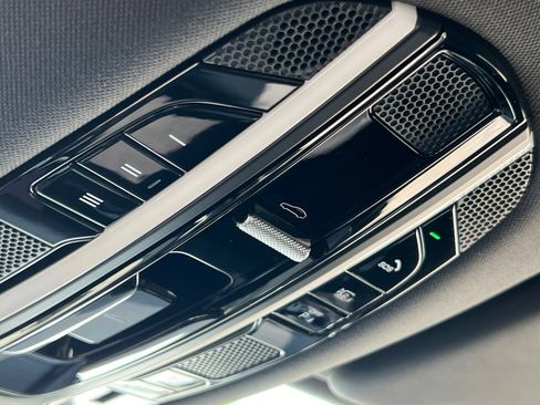 Certified 2020 Porsche Cayenne E-Hybrid AWD/4WD image 34