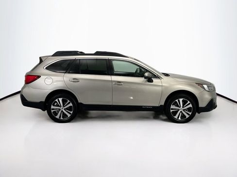 Used 2019 Subaru Outback 2.5i Limited AWD/4WD image 4