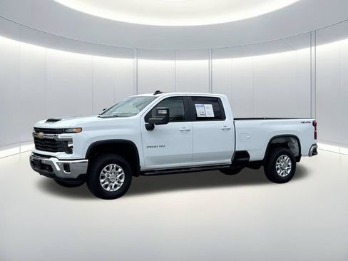 Used 2025 Chevrolet Silverado 3500 LT w/ Safety Package AWD/4WD image 1