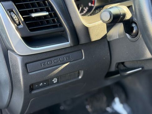 Used 2023 Nissan Rogue S AWD/4WD image 15