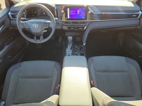 Used 2025 Toyota Camry LE image 12