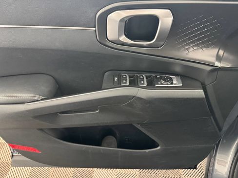 Used 2025 Kia Sorento S AWD/4WD image 19