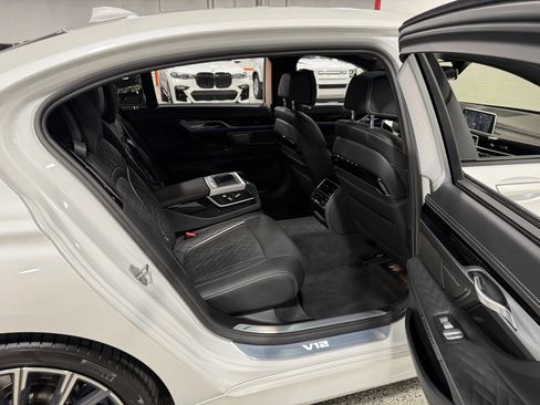 Used 2022 BMW M760i xDrive w/ Luxury Rear Seating Package AWD/4WD image 70