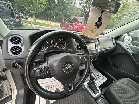 Used 2015 Volkswagen Tiguan S FWD image 5