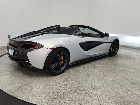 Used 2019 McLaren 570S Spider RWD image 40