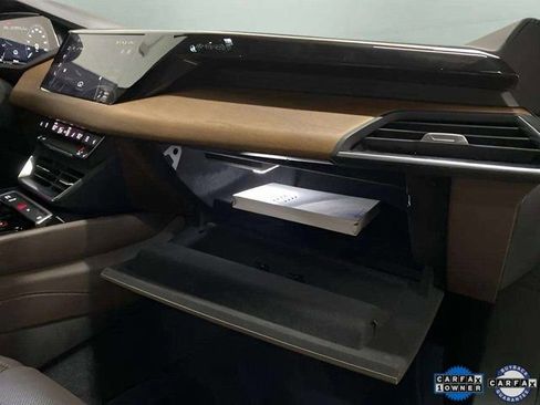 Used 2022 Audi e-tron GT Premium Plus image 79