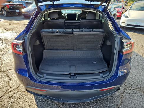 Used 2022 Tesla Model Y Long Range image 19