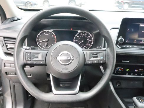 Used 2024 Nissan Rogue SV AWD/4WD image 31