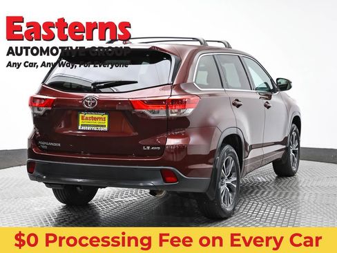Used 2018 Toyota Highlander Plus AWD/4WD image 5