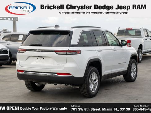 New 2025 Jeep Grand Cherokee Laredo image 5