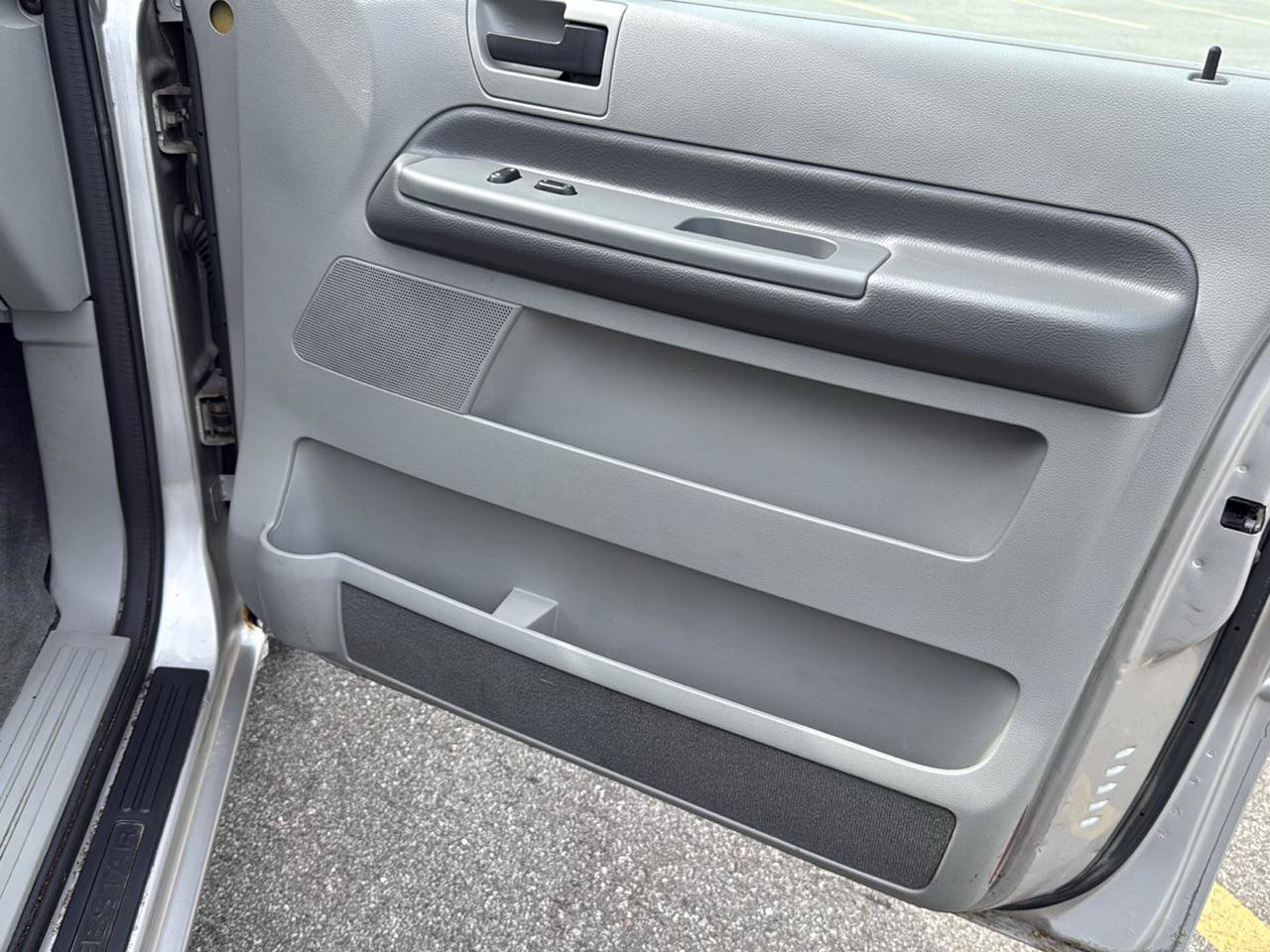 Used 2004 Ford Freestar SE FWD image 16