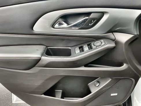 Used 2021 Chevrolet Traverse RS image 23