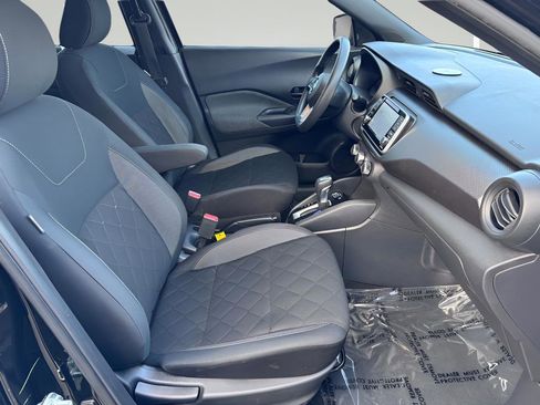 Used 2020 Nissan Kicks S image 11