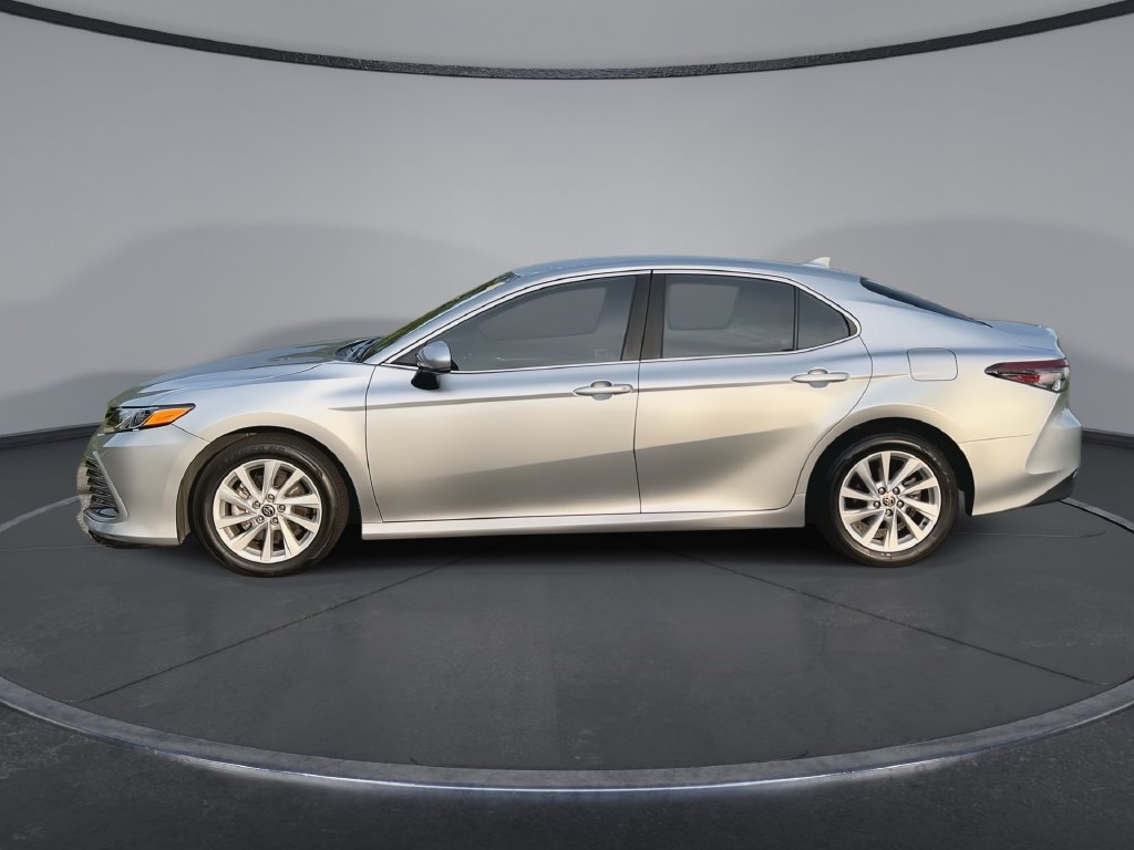 Used 2023 Toyota Camry LE FWD image 5