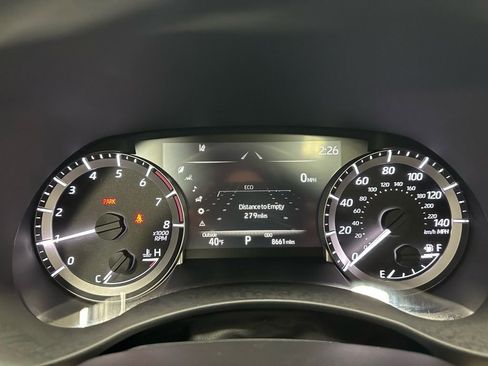 Used 2025 Toyota Highlander XLE image 23