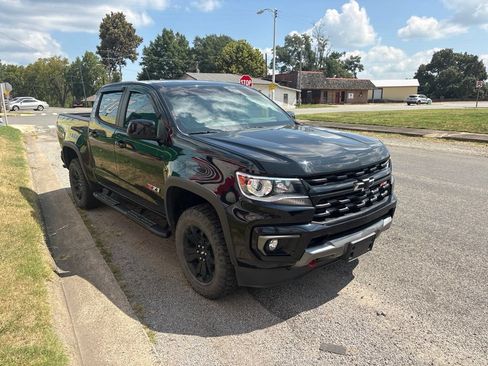 Used 2022 Chevrolet Colorado Z71 w/ Z71 Midnight Edition AWD/4WD image 10