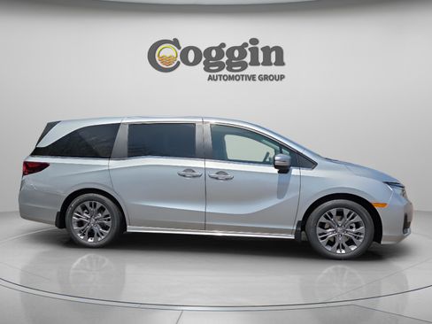 New 2026 Honda Odyssey Touring image 6