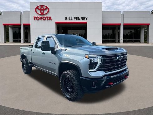 Used 2025 Chevrolet Silverado 2500 LT w/ Trail Boss Package AWD/4WD image 7