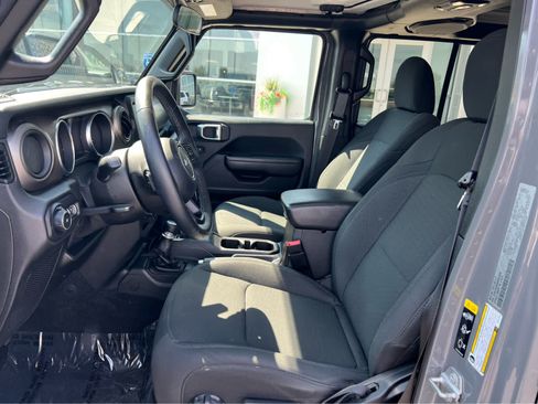 Used 2021 Jeep Wrangler Unlimited Sport AWD/4WD image 27
