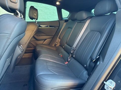 Certified 2022 Maserati Levante GT image 16