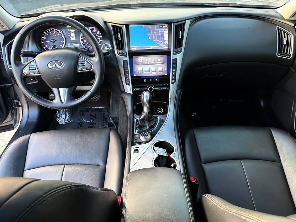 Used 2017 INFINITI Q50 Signature Edition w/ Cargo Package (L95) RWD image 8