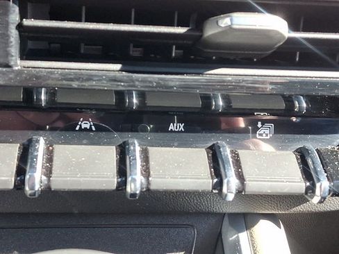 Used 2024 Chevrolet Colorado ZR2 w/ Technology Package image 25