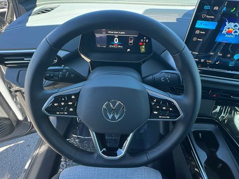 New 2026 Volkswagen ID.4 Pro AWD/4WD image 18