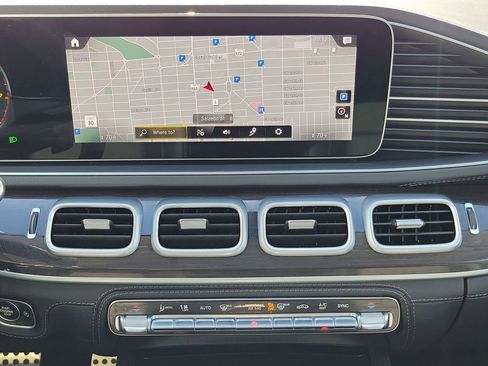 Used 2023 Mercedes-Benz GLS 450 4MATIC image 18