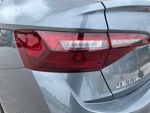 Used 2023 Volkswagen Jetta SE FWD image 7