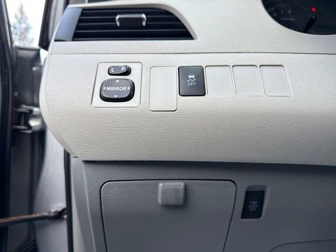 Used 2014 Toyota Sienna LE image 14