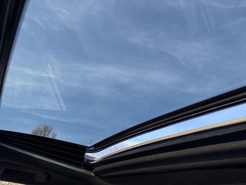 Used 2024 Toyota Corolla Cross XSE w/ Convenience Package image 32