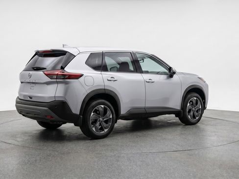 Used 2025 Nissan Rogue SV FWD image 9