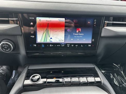 Certified 2025 Lincoln Navigator Reserve image 22