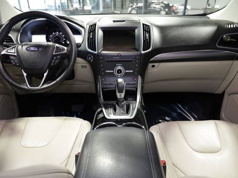 Used 2017 Ford Edge Titanium w/ Technology Package image 21