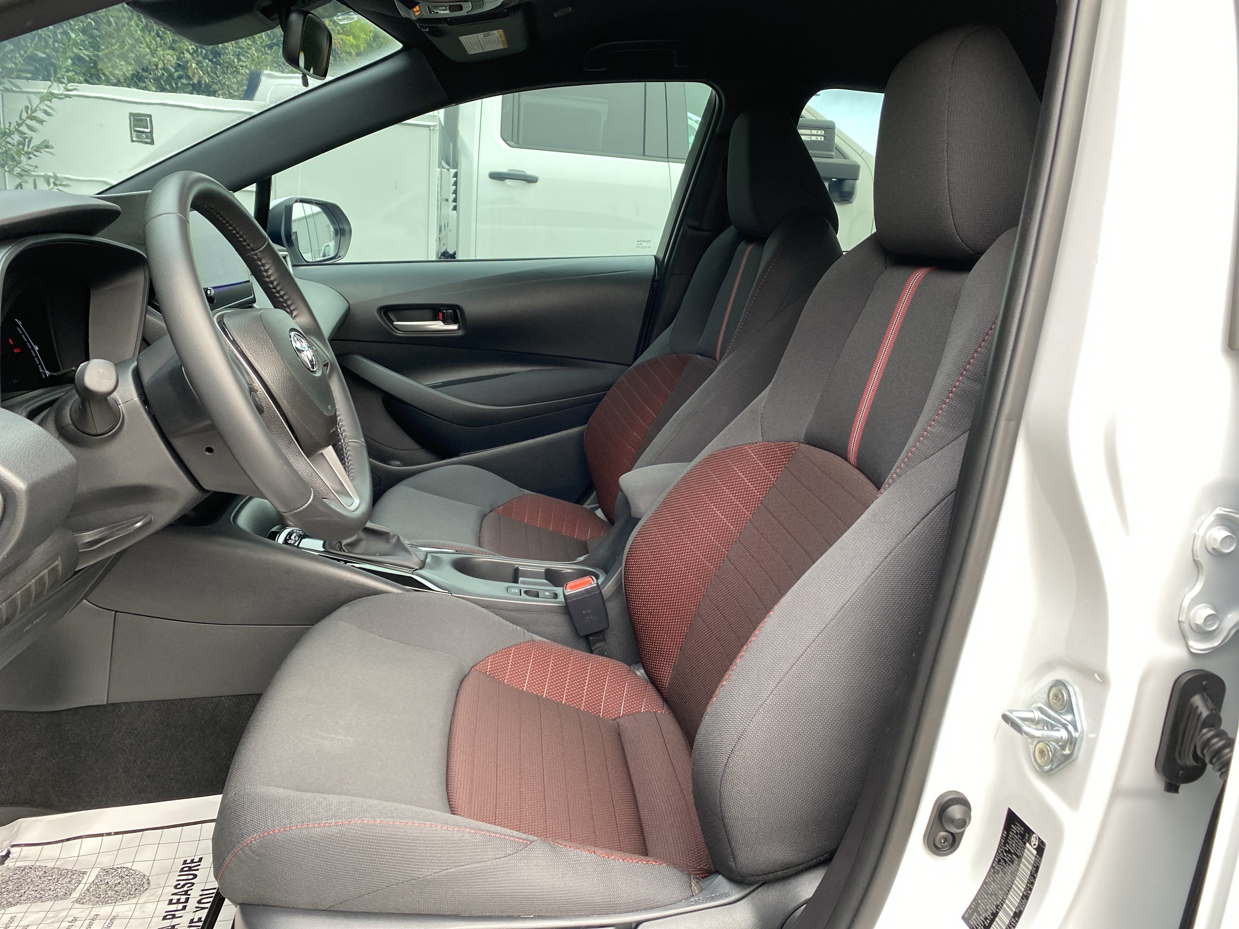 Used 2026 Toyota Corolla SE FWD image 15