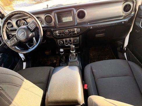 Used 2023 Jeep Wrangler Willys image 14