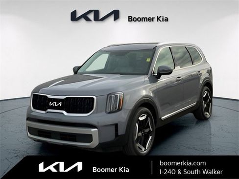 Used 2024 Kia Telluride EX w/ EX Captain's Chair Package image 1