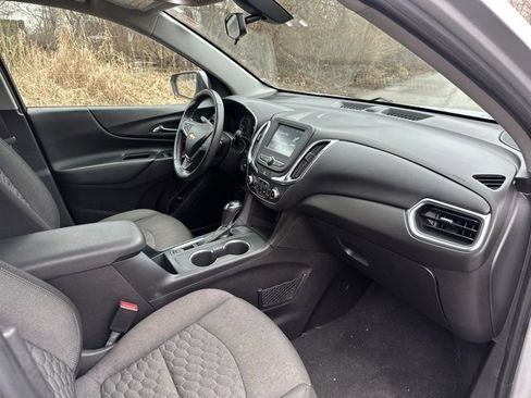 Used 2018 Chevrolet Equinox LT image 18