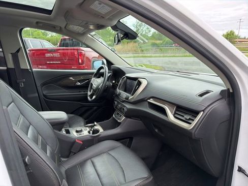 Used 2023 GMC Terrain Denali w/ Denali Premium Package AWD/4WD image 5